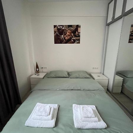 Apartamento Centrally Located, 2+1 House In Taksim, Cihangir Estambul Exterior foto