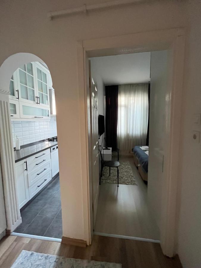 Apartamento Centrally Located, 2+1 House In Taksim, Cihangir Estambul Exterior foto