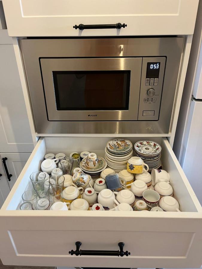 Apartamento Centrally Located, 2+1 House In Taksim, Cihangir Estambul Exterior foto