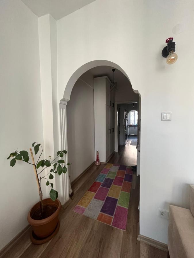 Apartamento Centrally Located, 2+1 House In Taksim, Cihangir Estambul Exterior foto