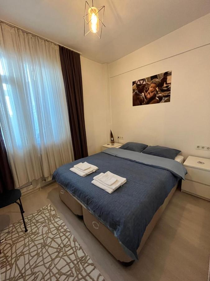 Apartamento Centrally Located, 2+1 House In Taksim, Cihangir Estambul Exterior foto