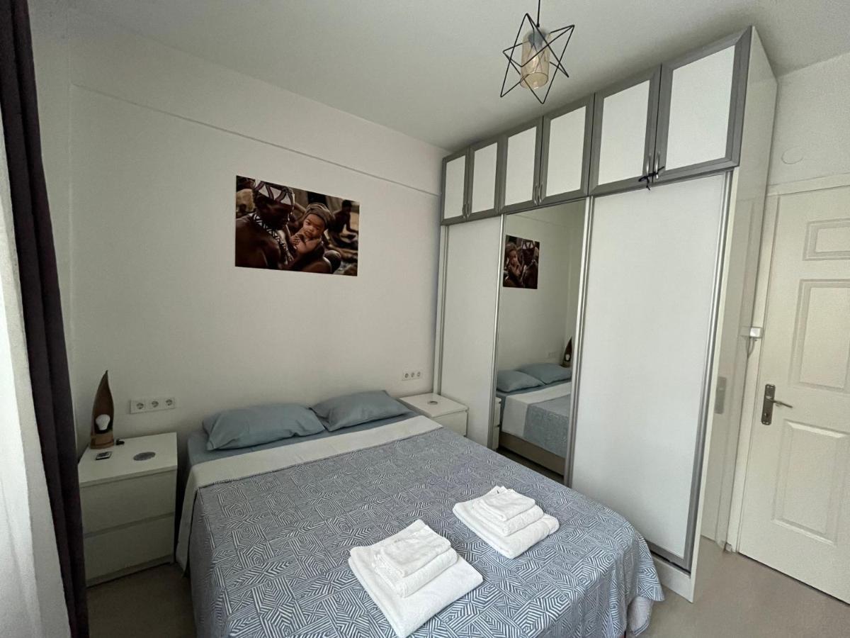 Apartamento Centrally Located, 2+1 House In Taksim, Cihangir Estambul Exterior foto