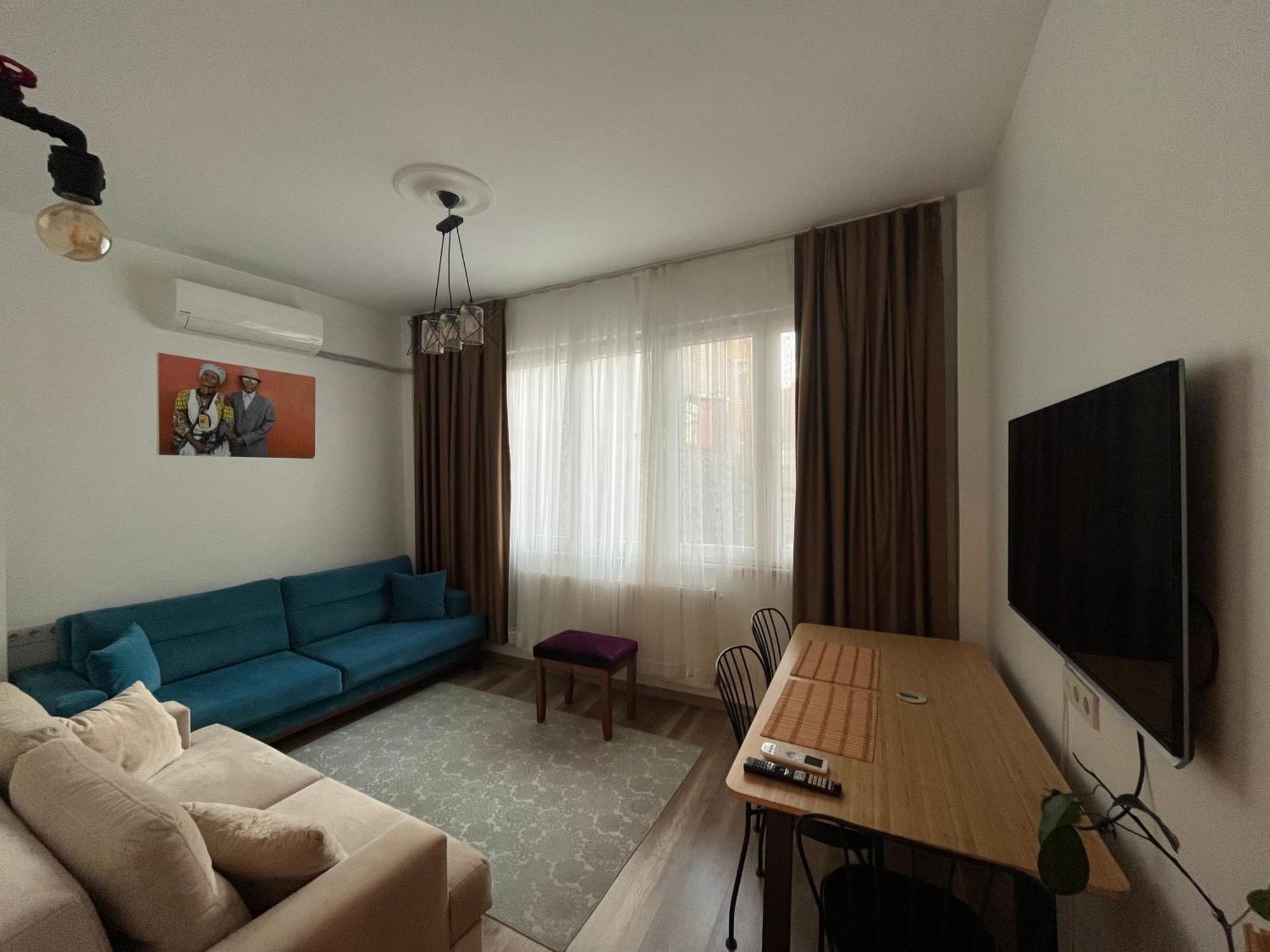 Apartamento Centrally Located, 2+1 House In Taksim, Cihangir Estambul Exterior foto